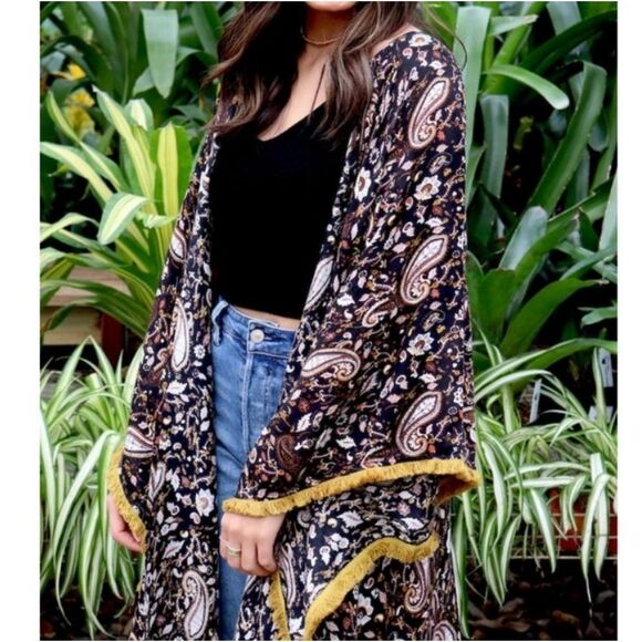 Panache Dixie Kimono Paisley Printed Black & Mustard Fringe on Edges OSFA - Picture 3 of 10